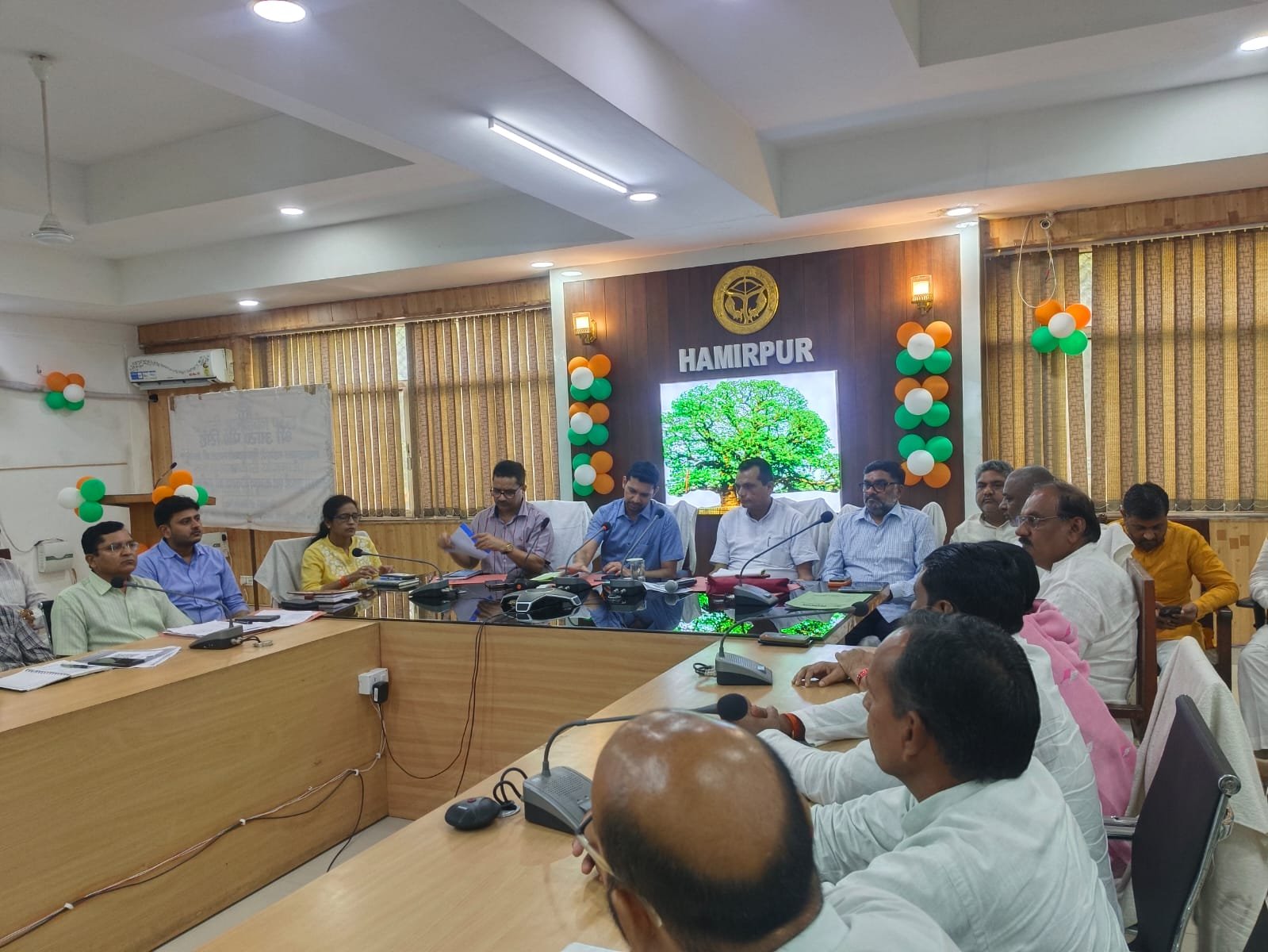 11 सितंबर को हमीरपुर में हरिशंकरी पौधारोपण का महाअभियान, 597 राजस्व गांवों, 124 नगरीय वार्डों और 200 गौशालाओं में होगा रोपण